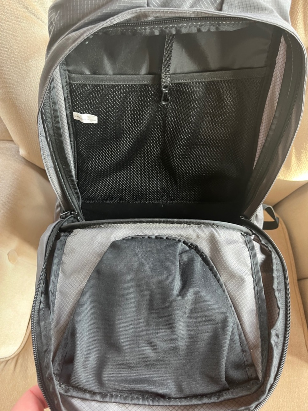 Inogen Rove 4 G4 Oxygen Concentrator Backpack Gray Ventilated Medical - Picture 4 of 7